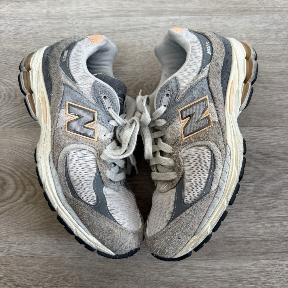 New Balance 2002R Mushroom Hazy Peach Mens Size 8.5